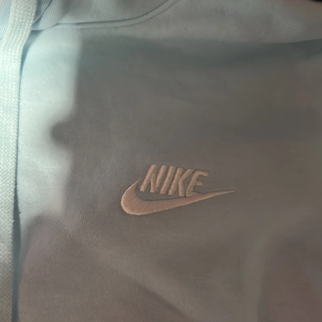 Ljusblå hoodie från Nike - 1