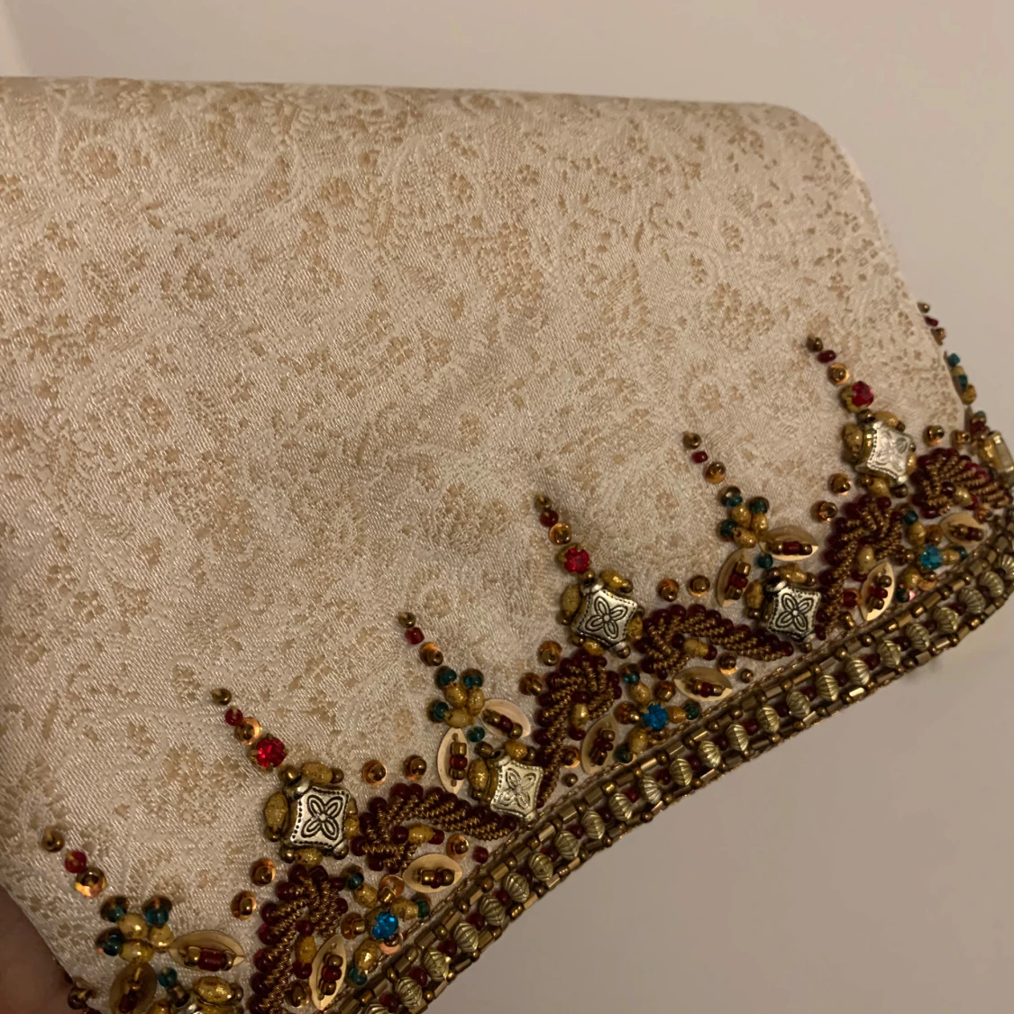 Beige broderad kavaj med pärlor - 3