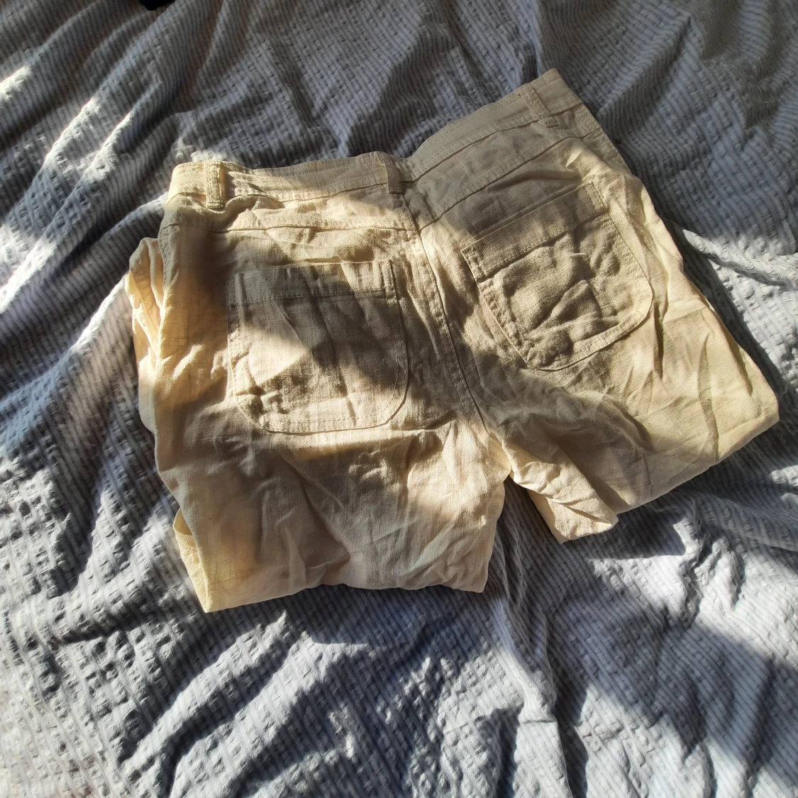 Beige linneshorts med snörning - 1