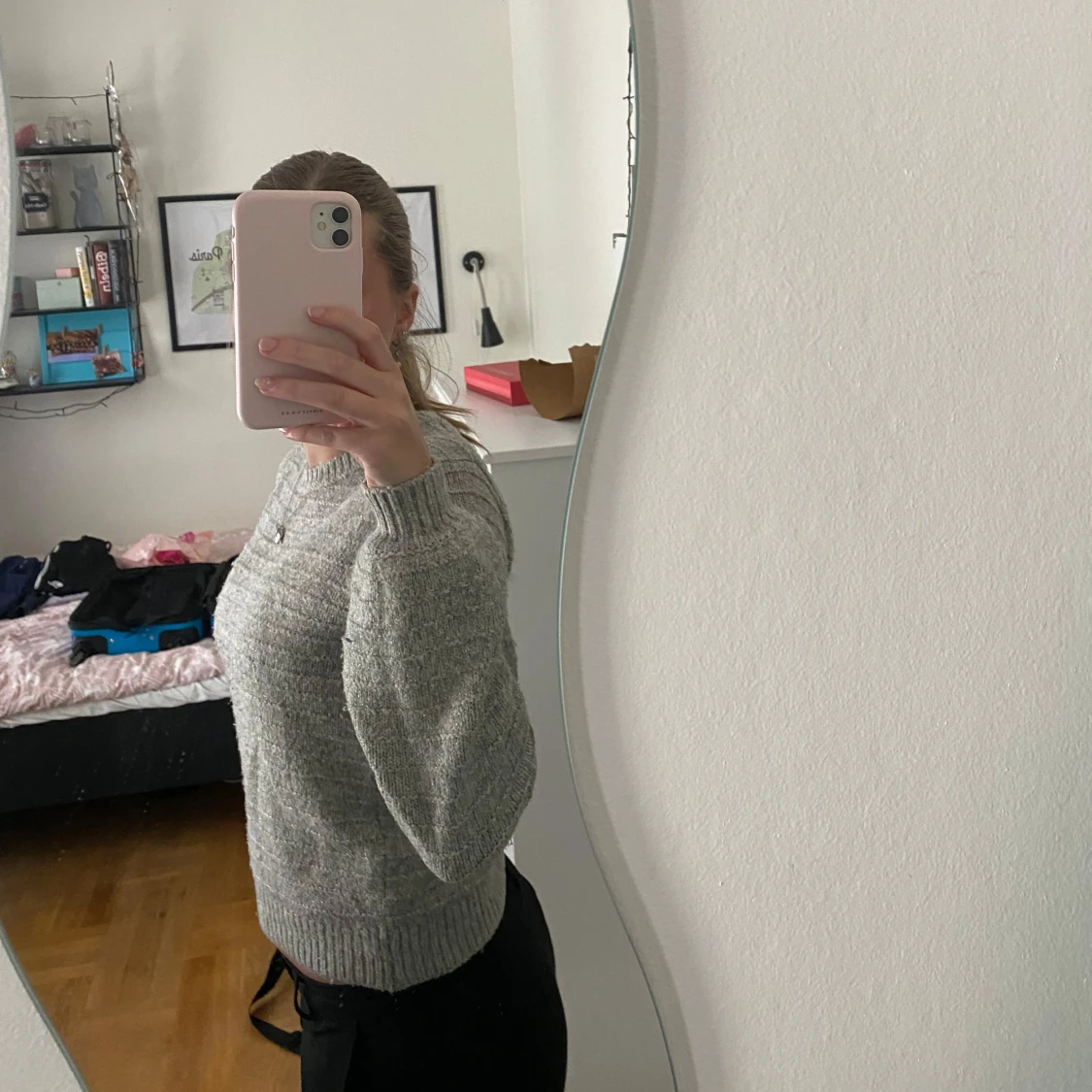 Grå glittrig stickad tröja  - 1