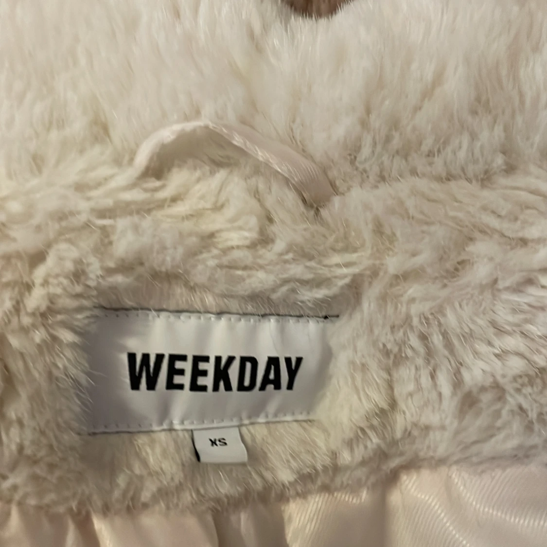 Beige teddyjacka med huva från NA-KD - 4