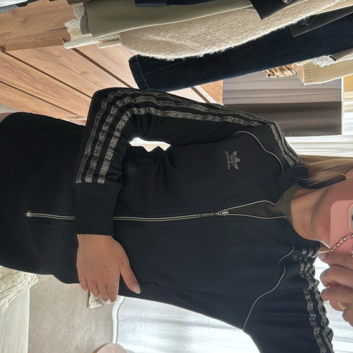 Svart Adidas bomberjacka med dragkedja - 2