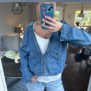 Kofta - Såå cool tunn jeansjacka/ jeans kofta😍😍