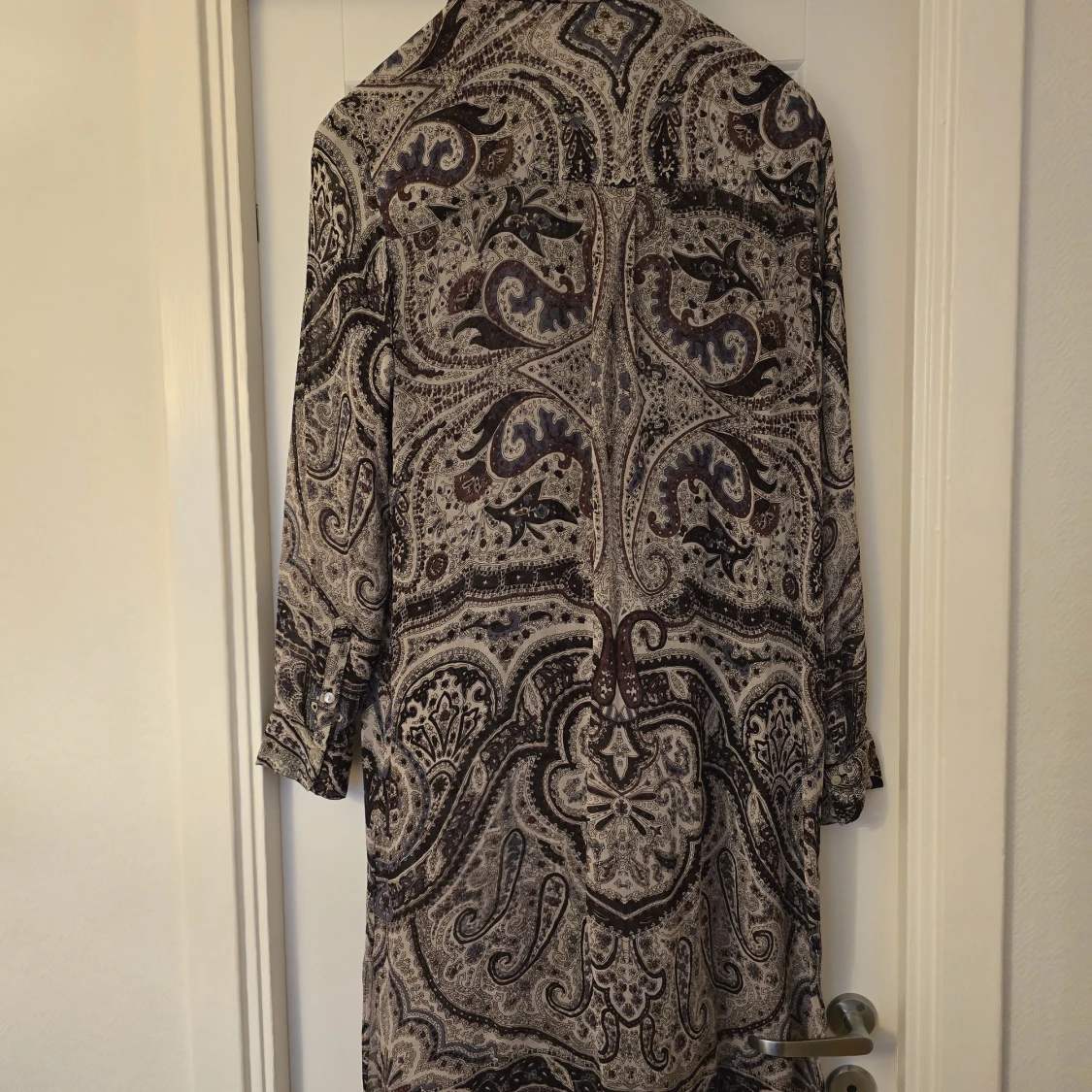 Mönstrad skjortklänning från Indiska - 1