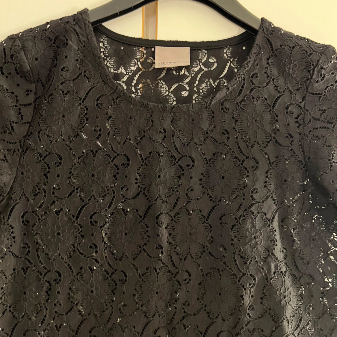 Svart spetsblus från Vero Moda - 2