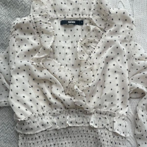 Fest blus - Super fin blus från bikbok