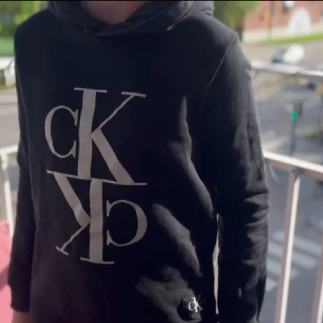 Svart hoodie från Calvin Klein Jeans - 4