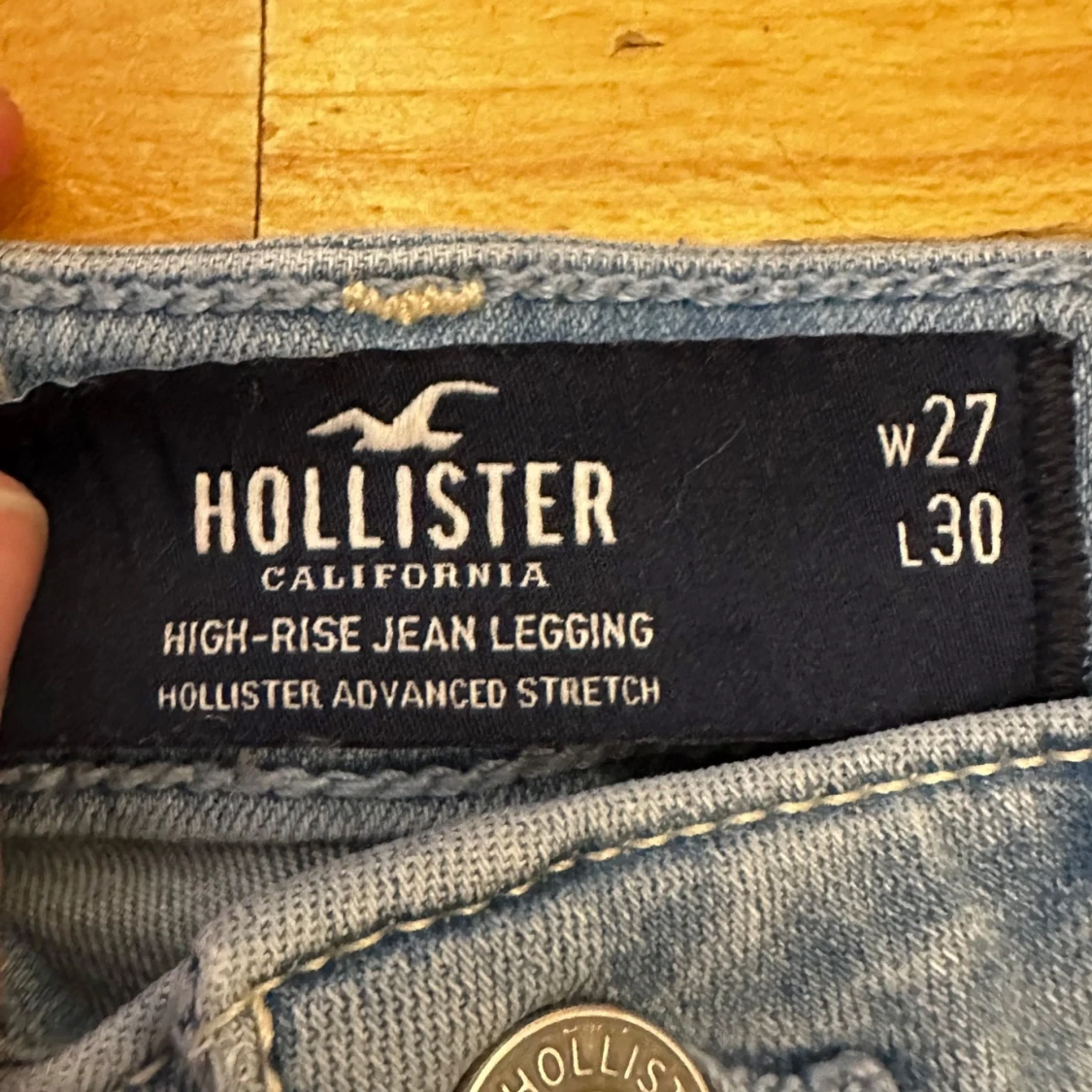 Ljusblå high-rise jeansleggings från Hollister - 2