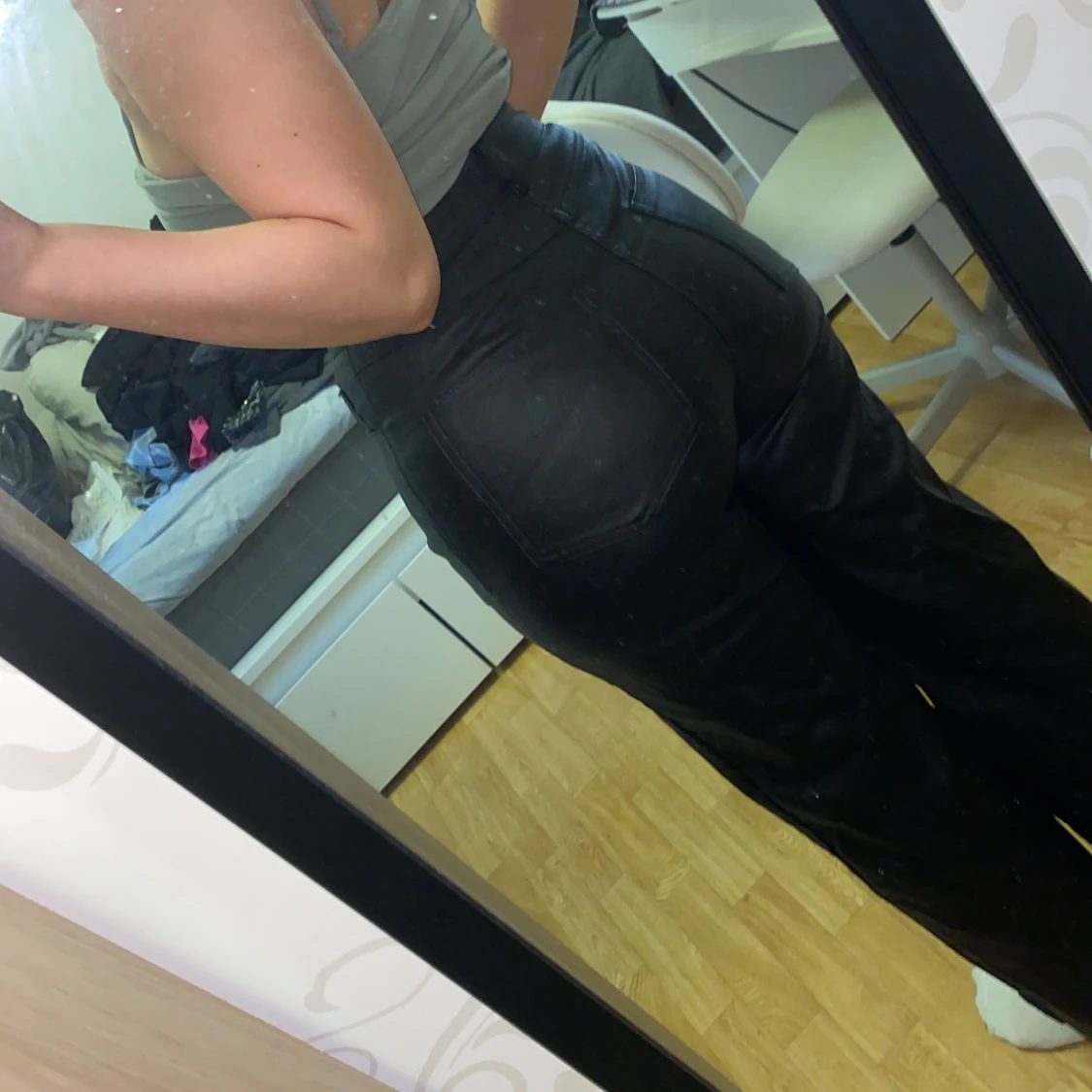 Svarta skinnbyxor med hög midja - 1