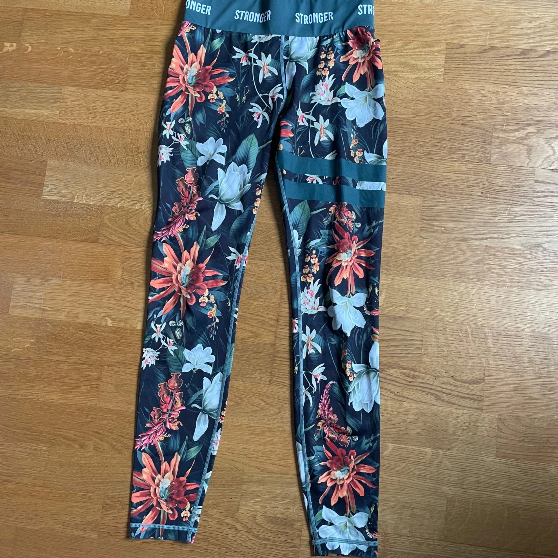 Träningstights från Stronger