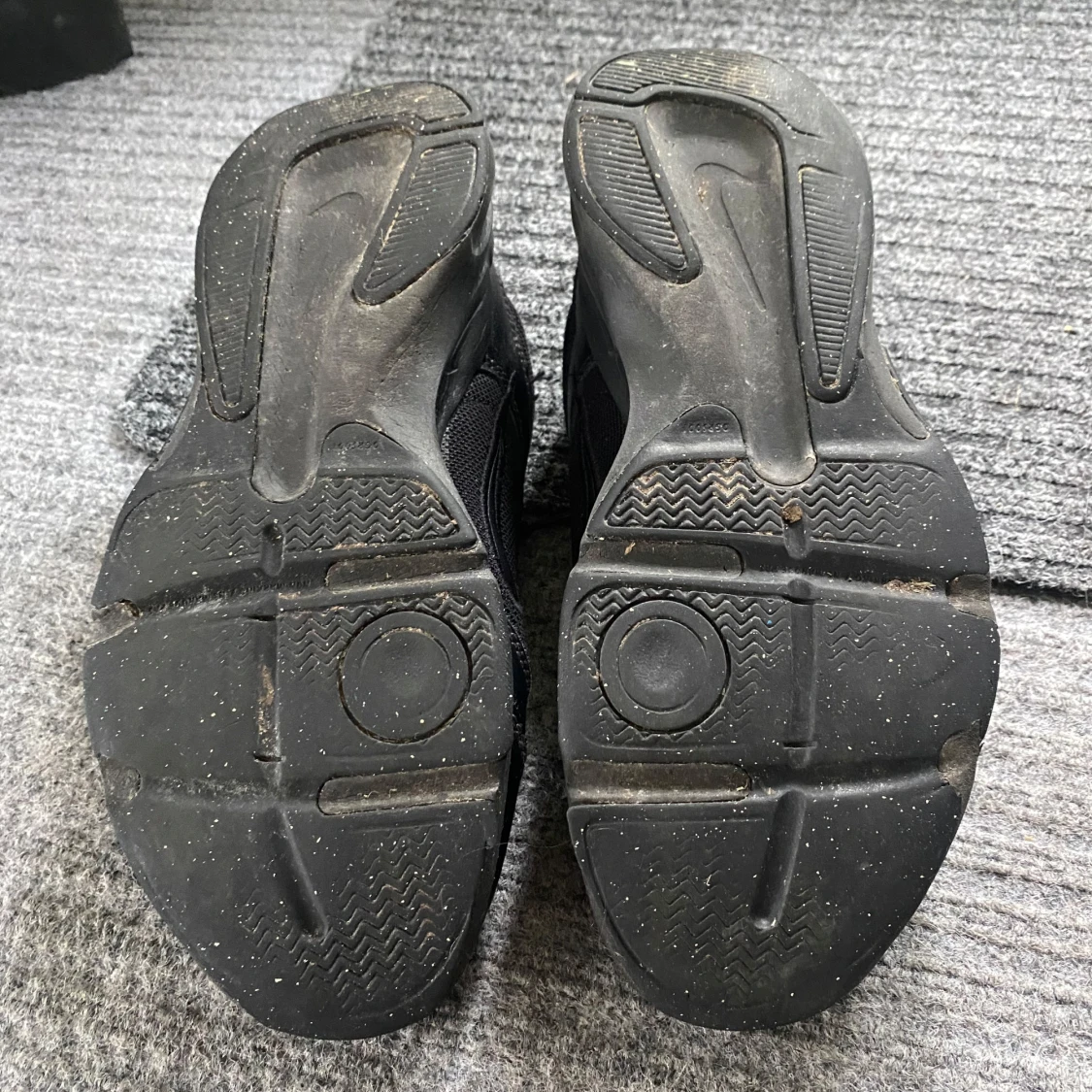 Svarta Nike sneakers med snörning - 4