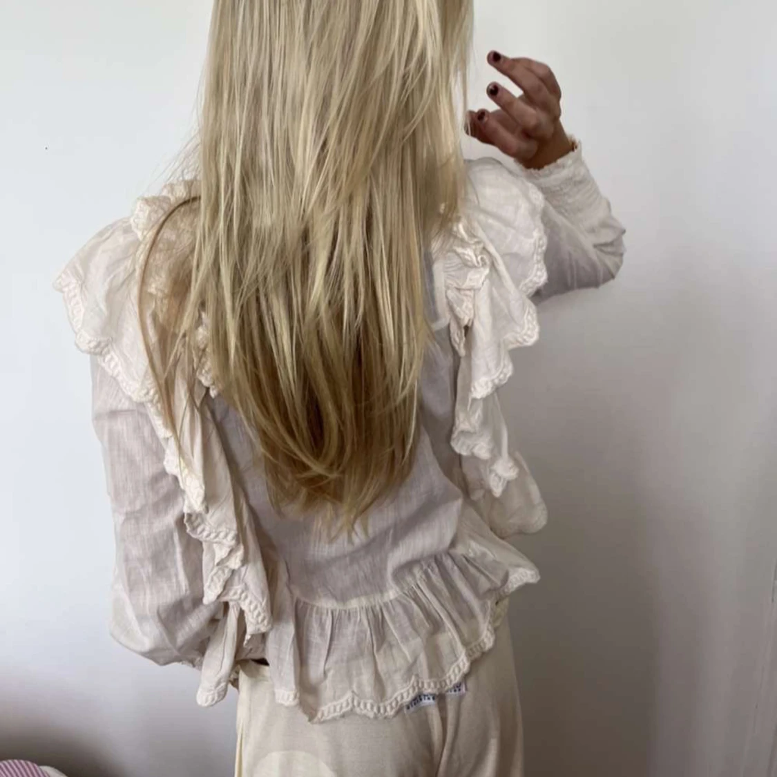 Blus med volanger  - 2