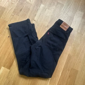 Levis ribcage  - Storlek W25 L27
