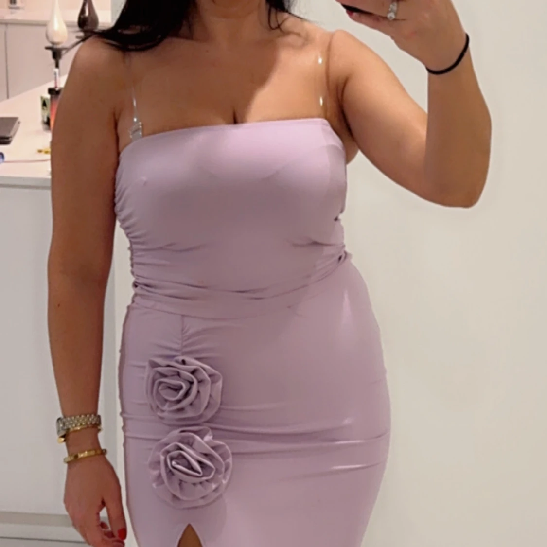 Svart långklänning med cut-outs och rosettdetaljer - 4