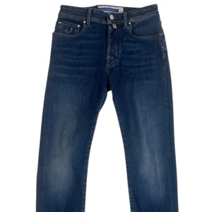 Jacob Cohën  - Jacob Cohën Jeans. Modell Bard. Storlek 31. Skick 9.5/10 som nya! Pris 1249