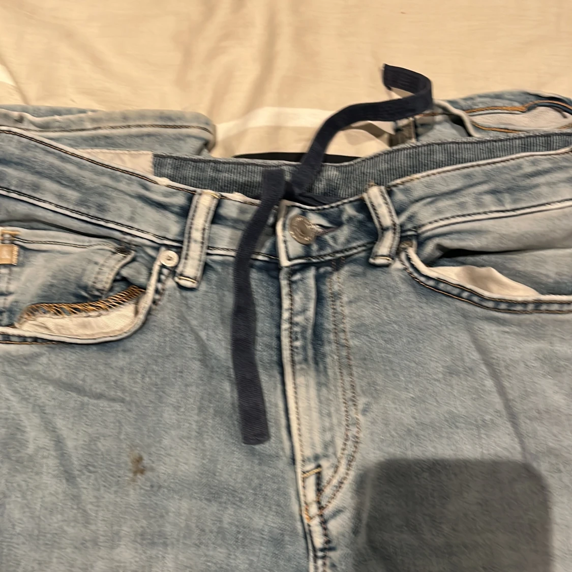 Ljusblå jeansbyxor från H&M - 3