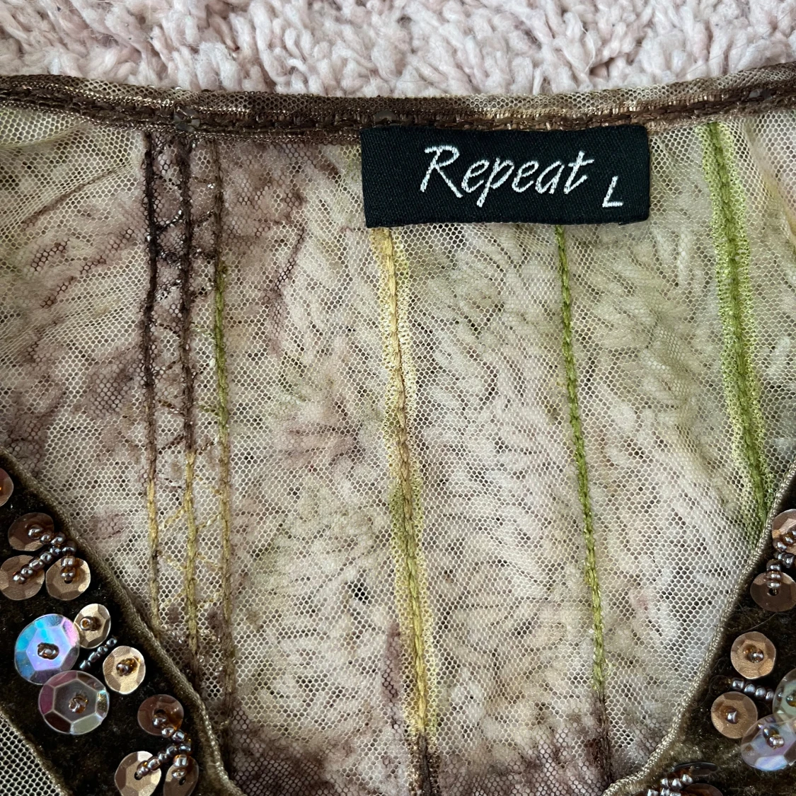 Avklippt topp från Repeat - 1