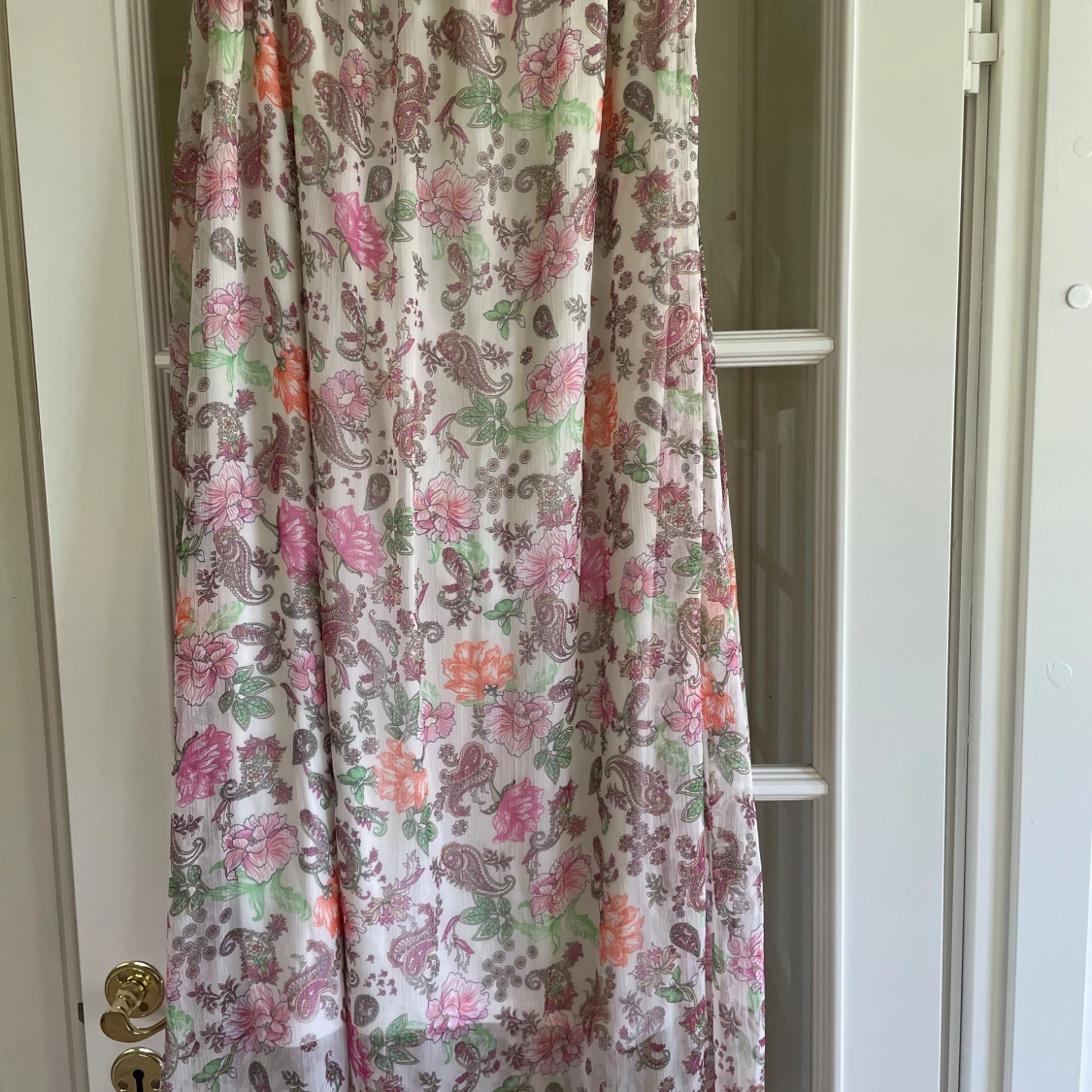 Blommig långklänning i bomull