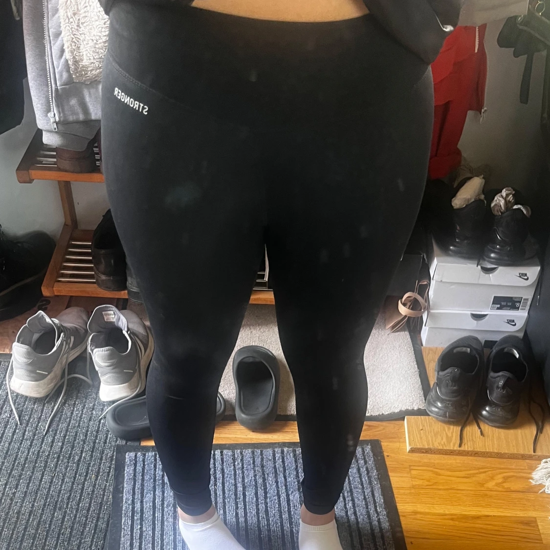 Svarta leggings från Stronger