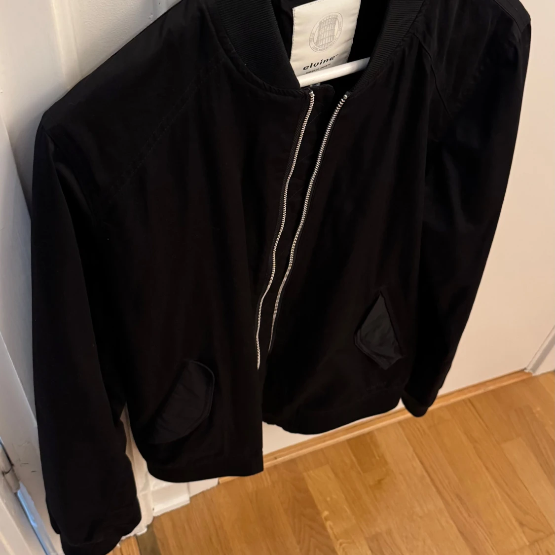Svart bomberjacka från Elvine - 2