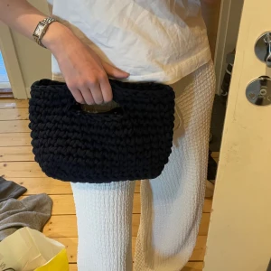 Virkad väska mörkblå - Virkad själv💙