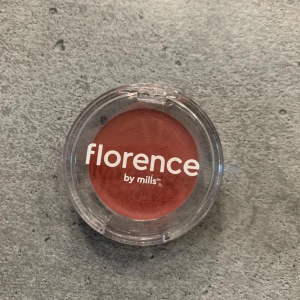 florence by mills mini blush - använd ca 3 gånger. är i färgen Glowing G❤️