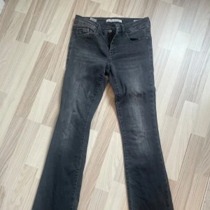 Mavi jeans - Kommer inte till användning, storlek 26/32