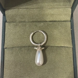 Maria Nilsdotter örhänge - Så fint örhänge i super fint skick💕💕🌸