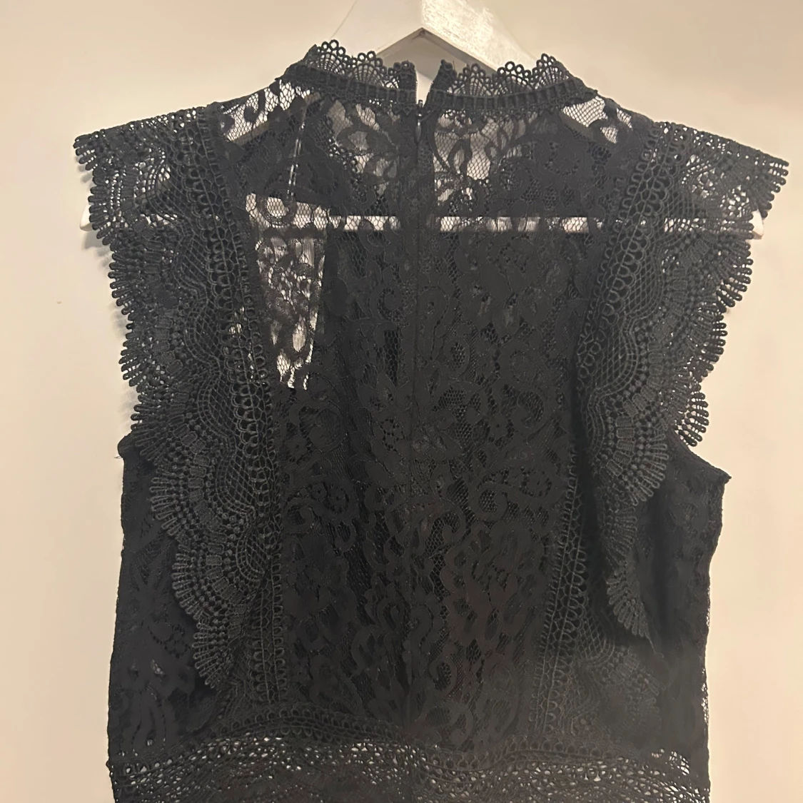 Svart spetsblus från ONLY - 1