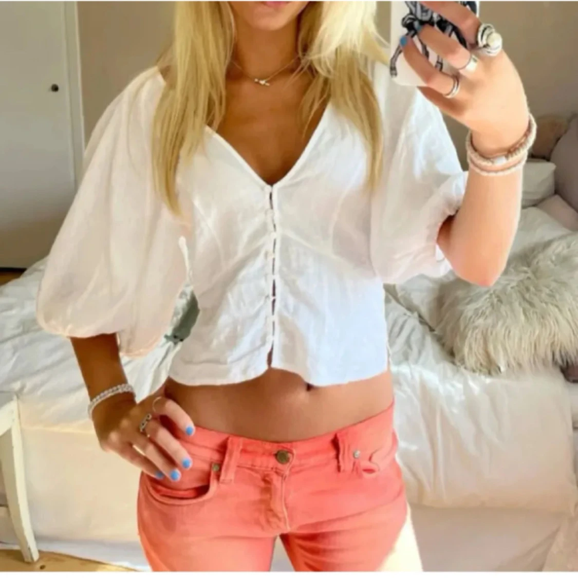 Vit blus med puffärmar från H&M