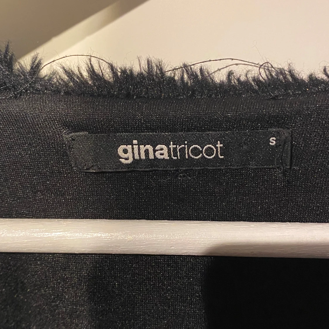 Svart pälsjacka från Gina Tricot - 2