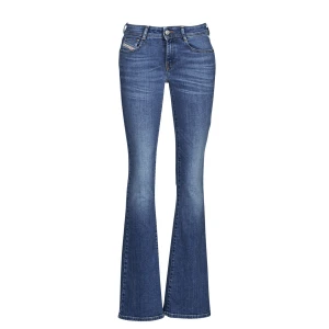 Blå bootcut jeans från Diesel - Säljer ett par klassiska blå bootcut jeans från Diesel med snygga detaljer och orange sömmar. Jeansen har låg midja och en liten ficka framtill med Diesel-logga. W24 L32. Passar perfekt för mig som är 169. Skriv om du vill diskutera priset💗