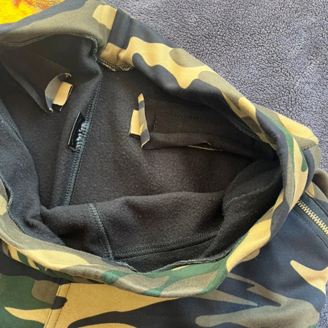 Cargopants i camouflage från RENSANHE - 3