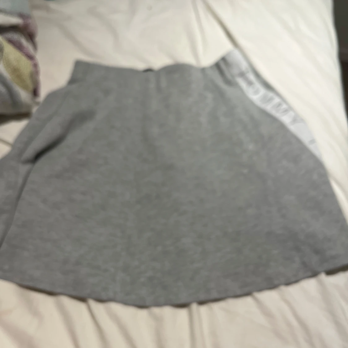 Grå kjol från Tommy Jeans - 1