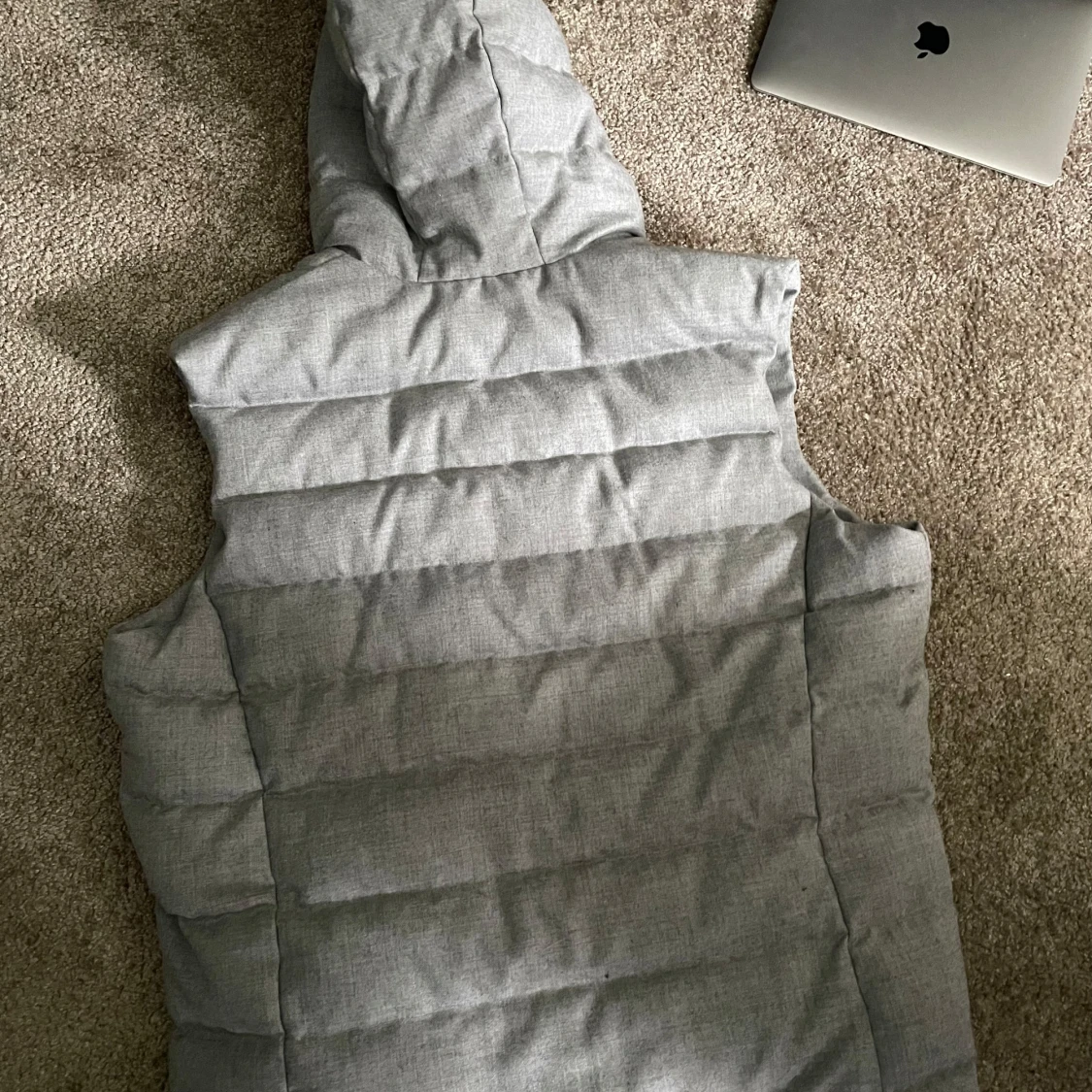 Grå dunväst med huva från Stenströms - 1