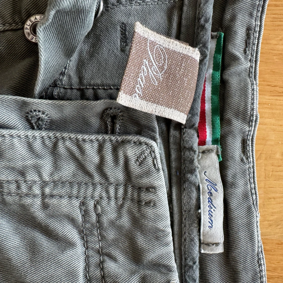 Byxa från Please - 2