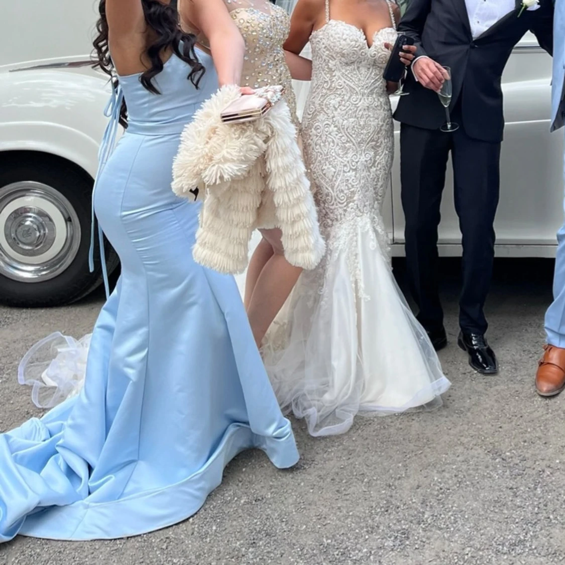 Bröllopsklänning- Ljusblå långklänning med v-ringning - 2