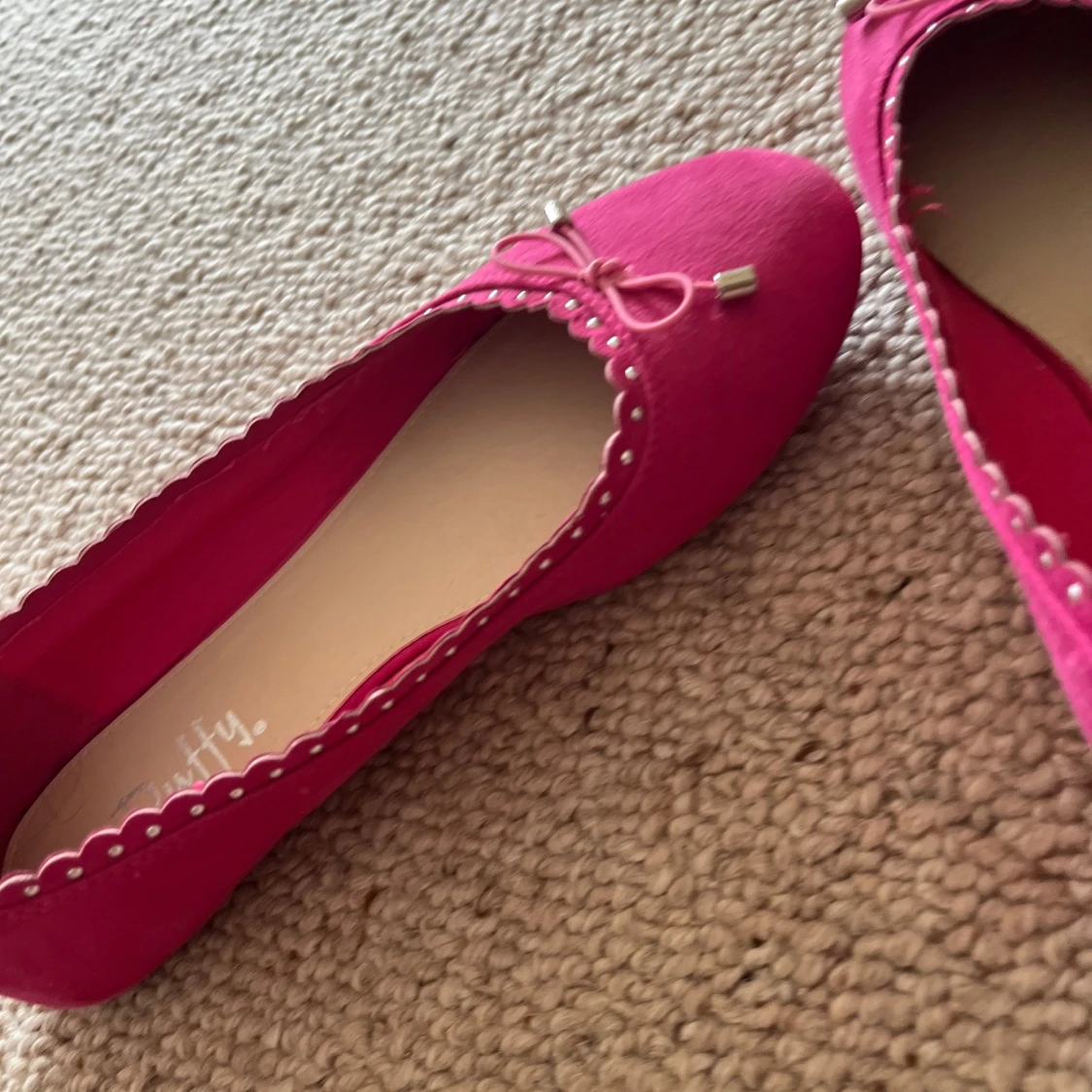 Rosa ballerinaskor med rosett från Duffy - 1