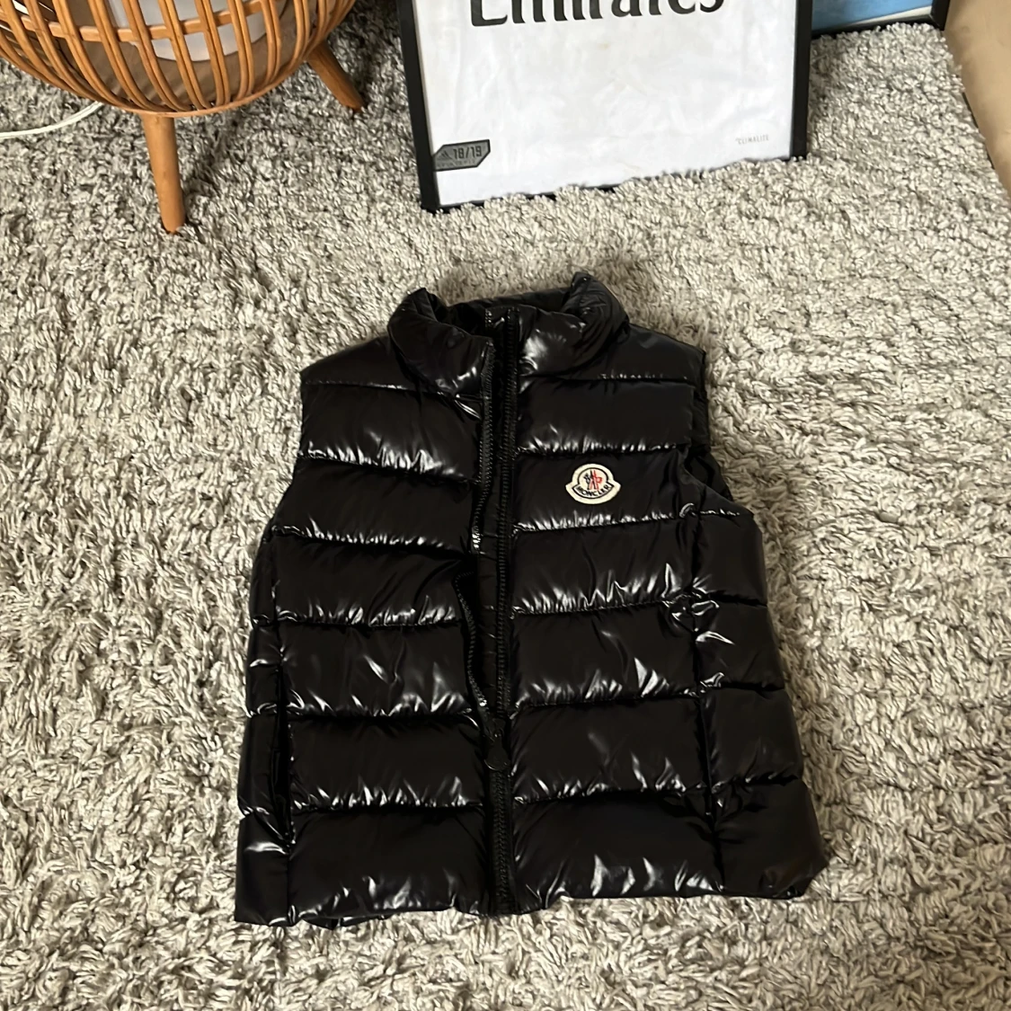 Svart dunväst från Moncler