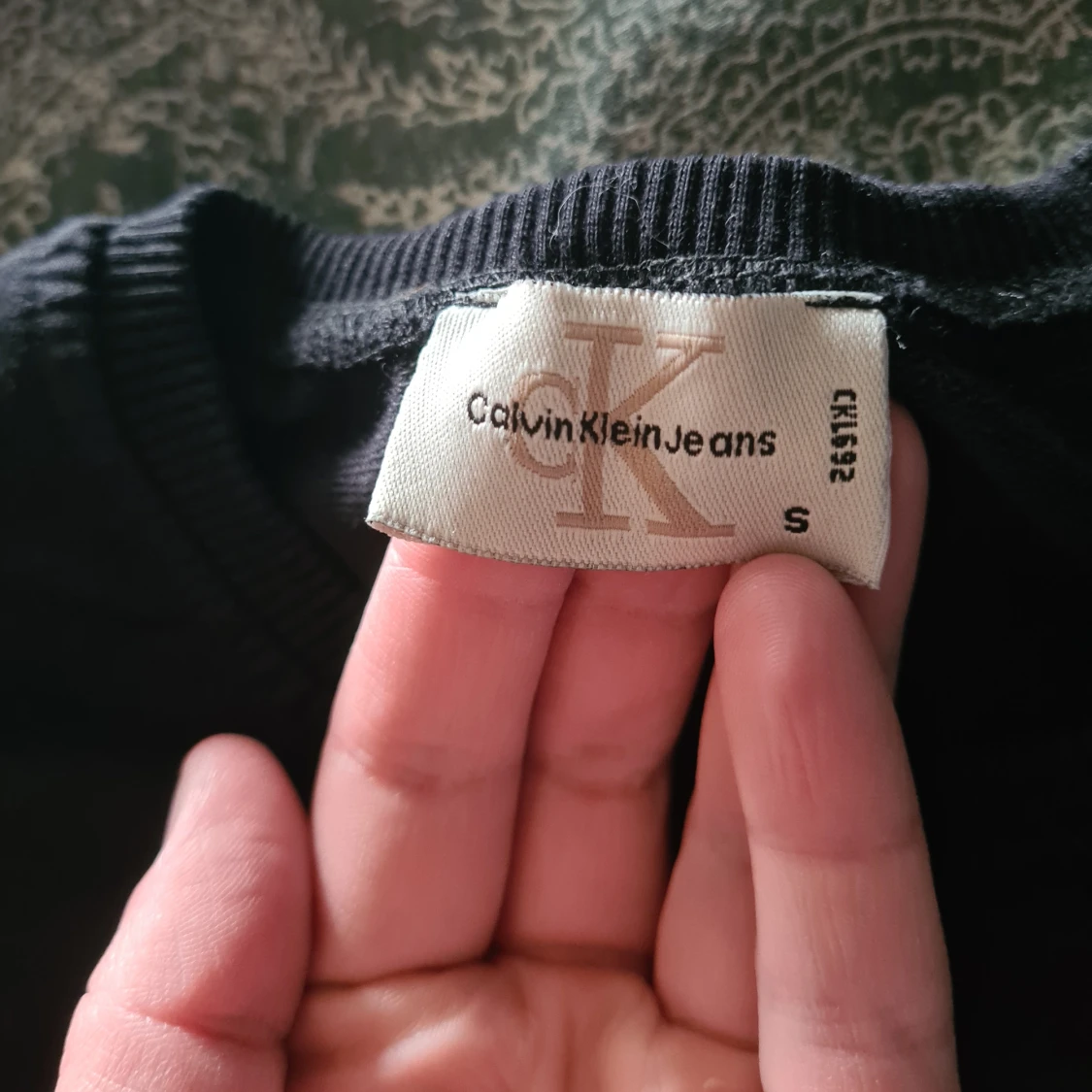Svart sweatshirt från Calvin Klein Jeans - 2
