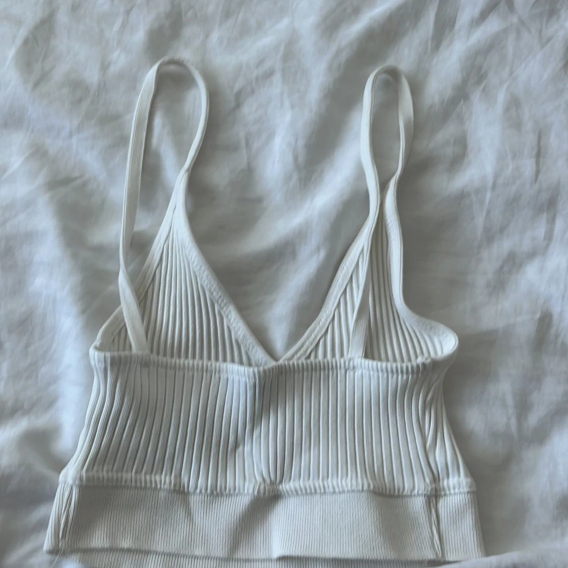 Vit ribbad linnetopp från Zara - 1