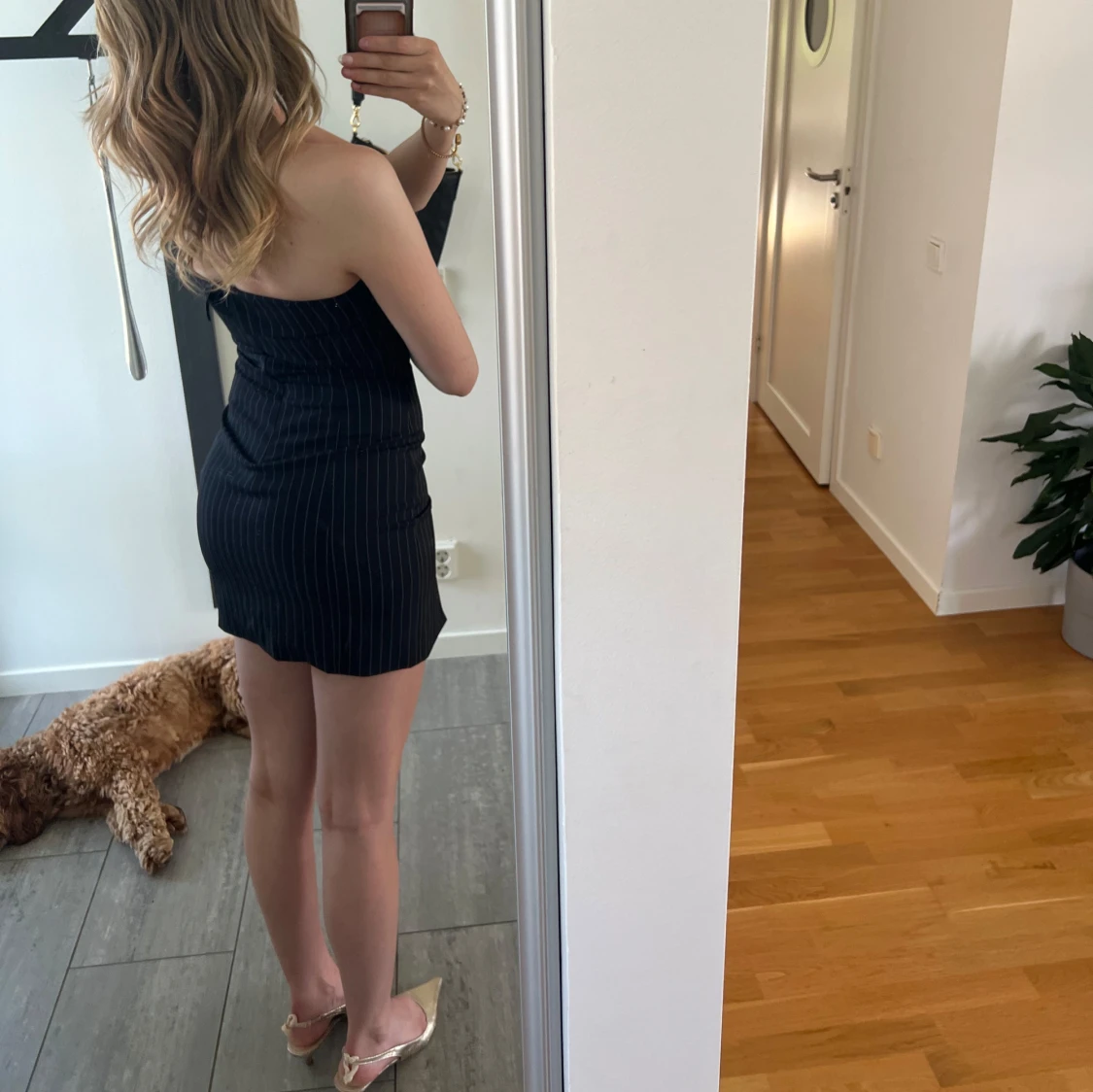 Svart tubklänning med slits🖤 - 1