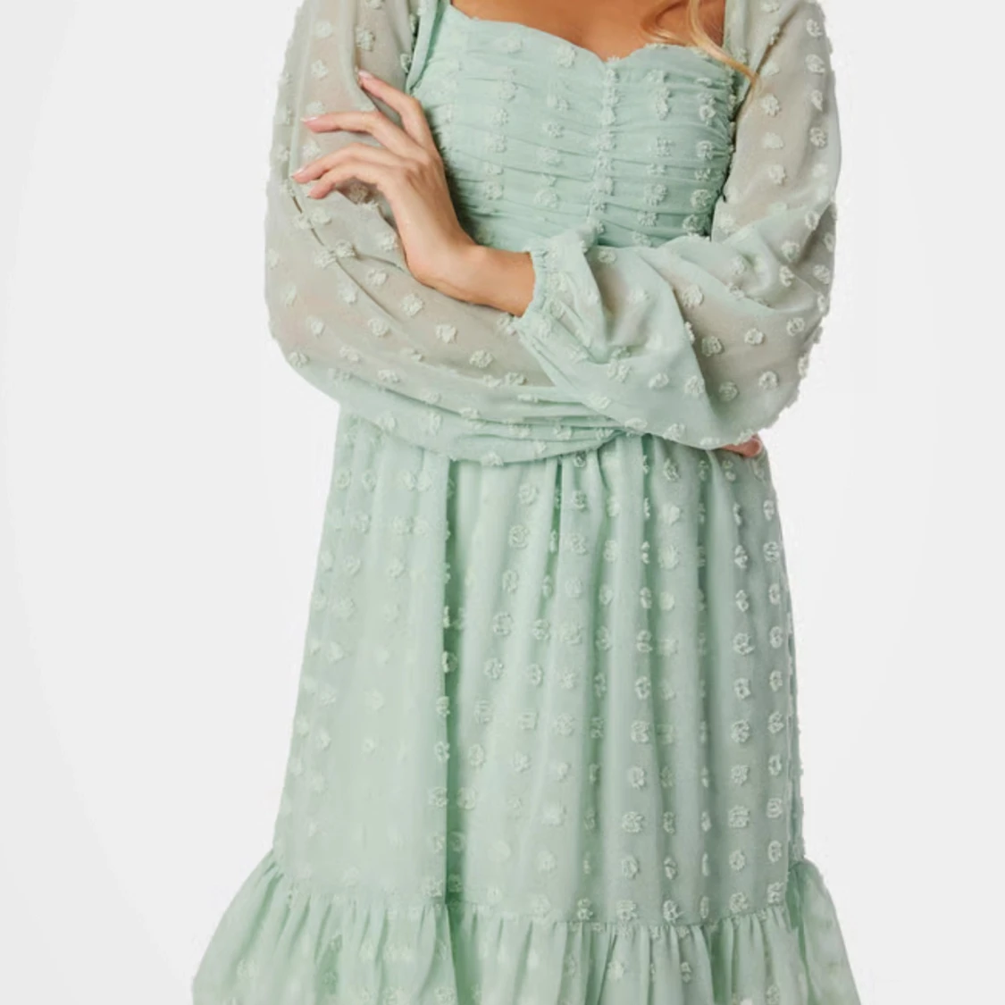 Mintgrön blommig långklänning