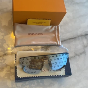 Snygga solglasögon  - Ett par snygga solglasögon för bra pris perfekt för sommaren 