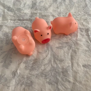 3st Barn Vintage Leksaker  - Streesavlastare Gris / Bad Leksaker   Helt ny , finns fler kvar 