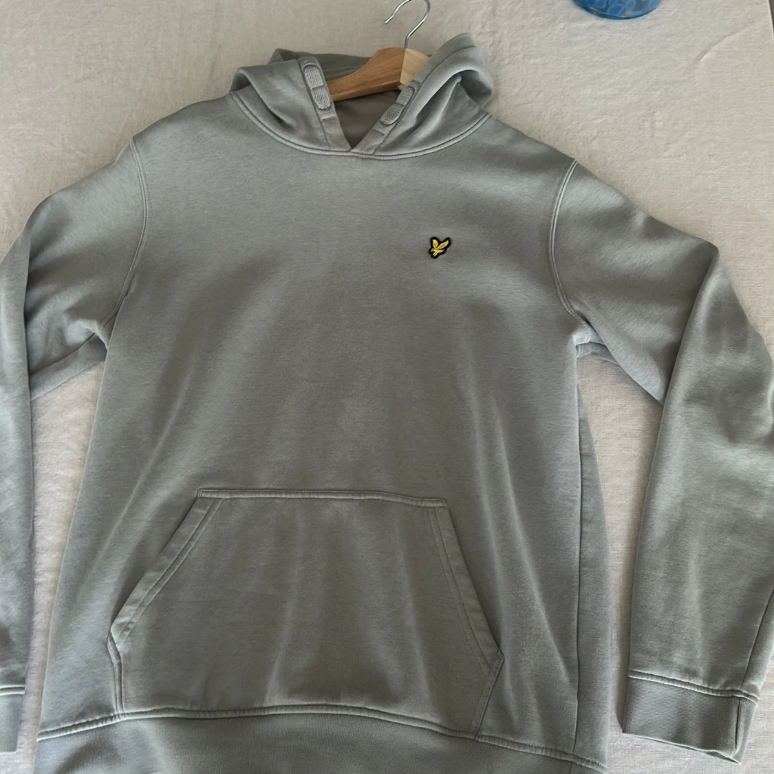 Grå hoodie från Lyle & Scott