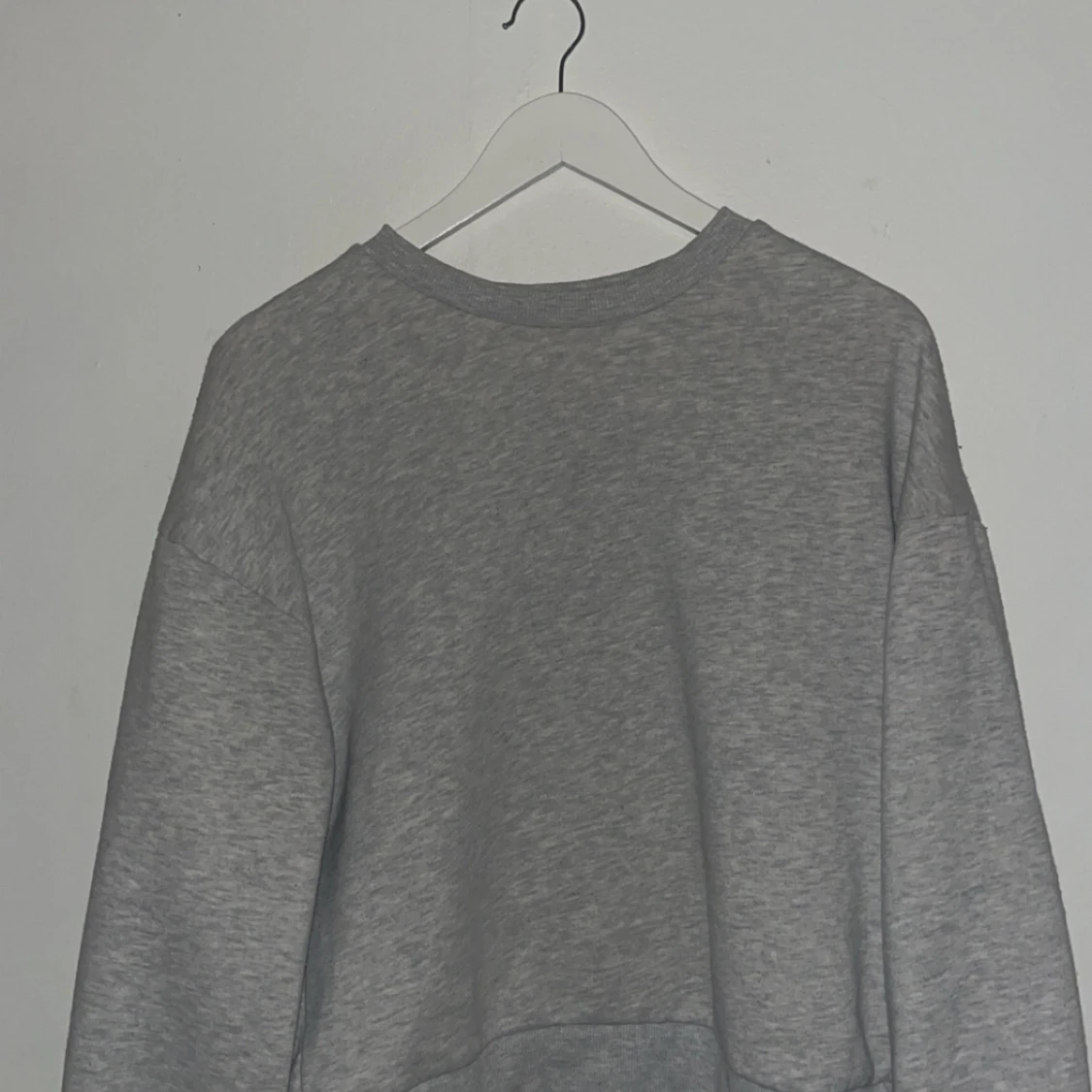 Grå basic sweatshirt