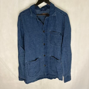 Morris overshirt - Fint skick! Modellen är 185 och bär S. Helt i linne 