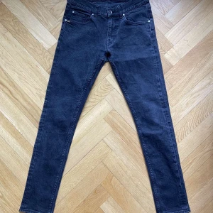 tiger of sweden jeans - modell| slim| storlek 32-32| skick 9/10| pris 499