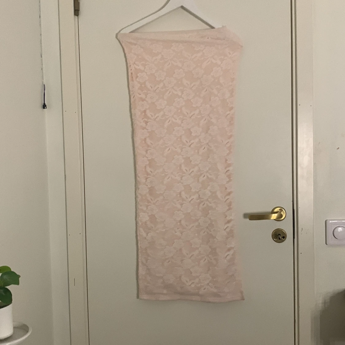 Ljusrosa långklänning med spets - 3